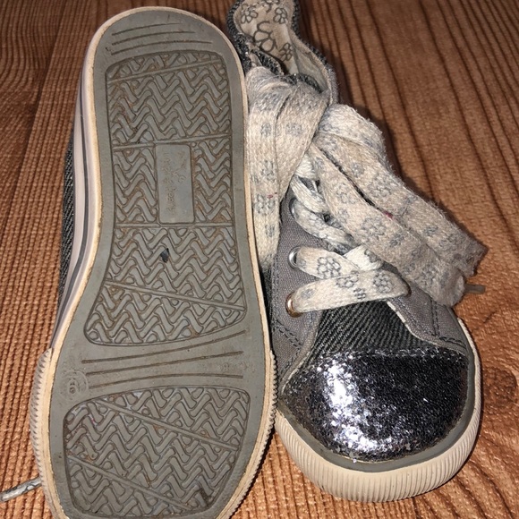 Size 9 Jumping Bean glittery toe - Picture 4 of 4